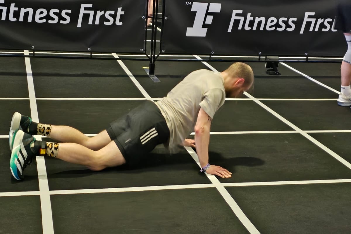 HYROX Burpee Broad Jump: Technik, Rhythmus, Pacing und alles, was du wissen musst
